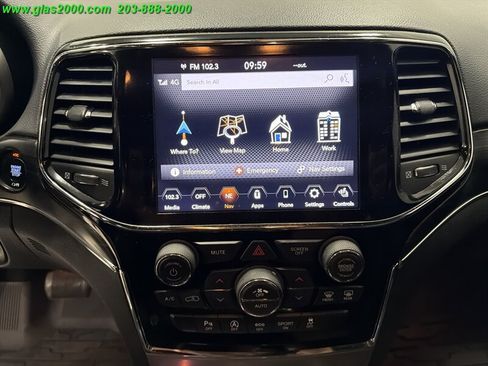 Used 2020 Jeep Grand Cherokee Limited w/ Premium Lighting Group AWD/4WD image 27