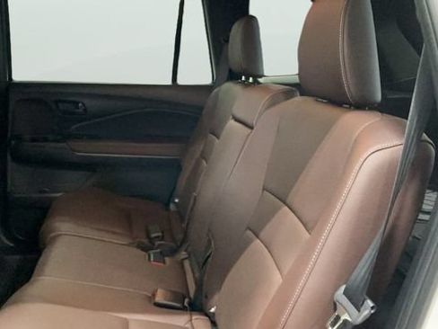 Used 2024 Honda Passport EX-L image 17