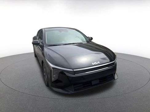 Used 2025 Kia K4 LXS image 3