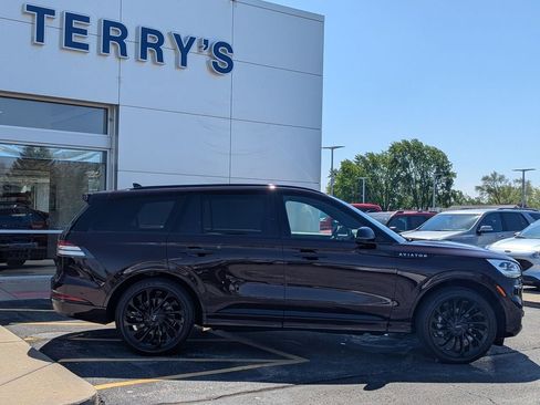 Used 2024 Lincoln Aviator Black Label w/ Jet Package AWD/4WD image 2