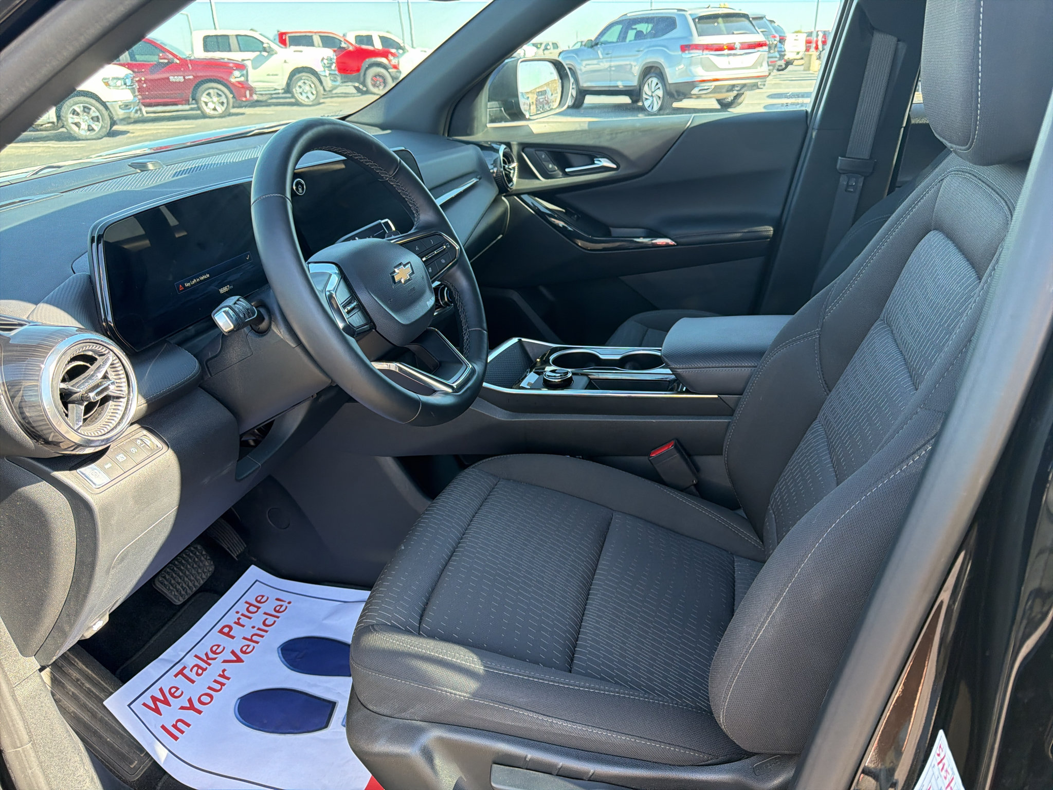 Used 2026 Chevrolet Equinox LT AWD/4WD image 12