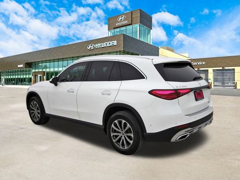 Used 2025 Mercedes-Benz GLC 300 image 8