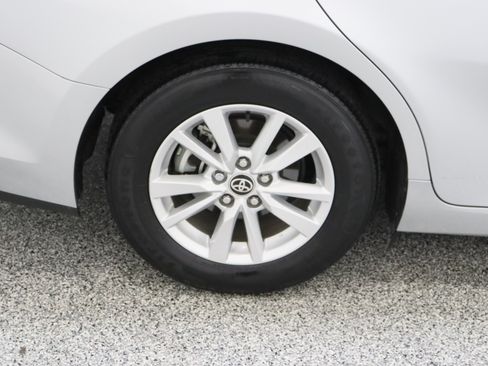 Used 2025 Toyota Camry LE w/ Convenience Package FWD image 6
