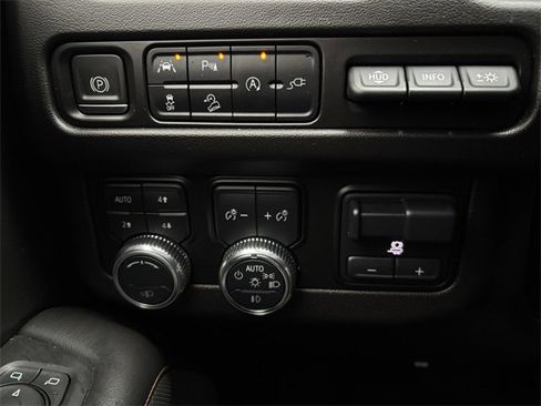 Used 2021 GMC Yukon AT4 w/ AT4 Premium Plus Package image 19