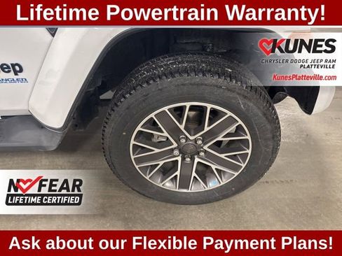 Used 2022 Jeep Wrangler Unlimited Sahara AWD/4WD image 10