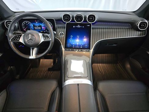 Used 2024 Mercedes-Benz GLC 300 image 18