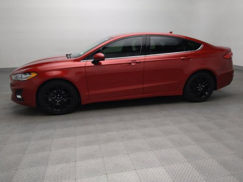 Used 2020 Ford Fusion SE w/ Equipment Group 151A FWD image 2
