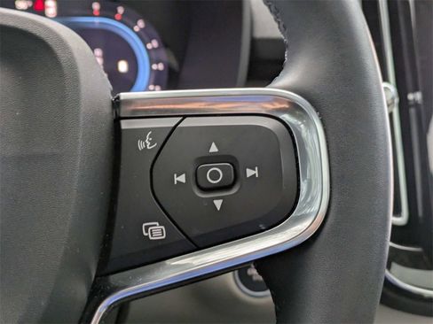 Certified 2023 Volvo XC40 B5 Plus w/ Protection Package Premier image 29