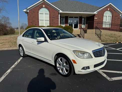 Used 2010 Mercedes-Benz C 300 Sedan image 11