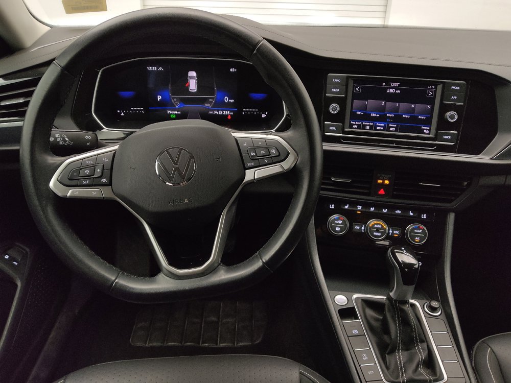 Used 2024 Volkswagen Jetta SE FWD image 22