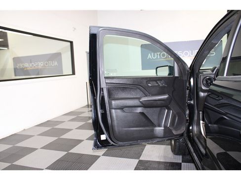 Used 2023 Chevrolet Colorado W/T image 11