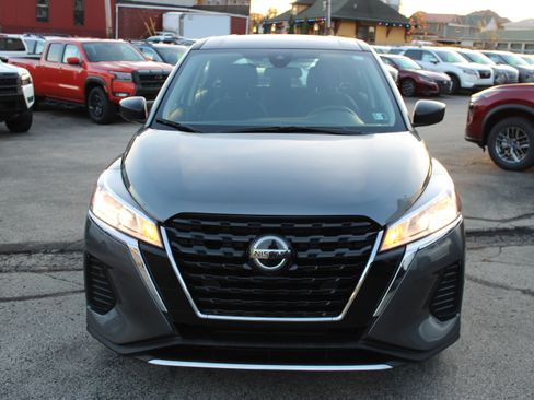 Used 2021 Nissan Kicks S image 9