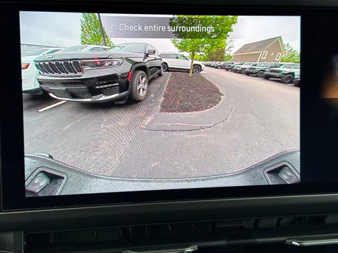 New 2025 Jeep Gladiator Sport image 15