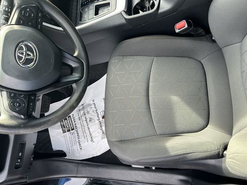 Used 2021 Toyota RAV4 XLE image 16