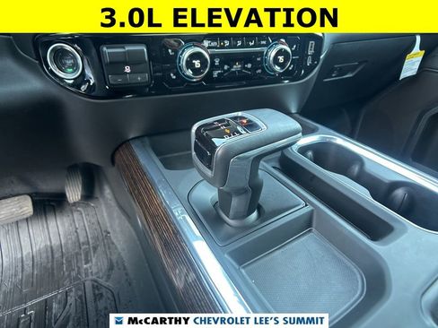 Certified 2025 GMC Sierra 1500 Elevation image 10