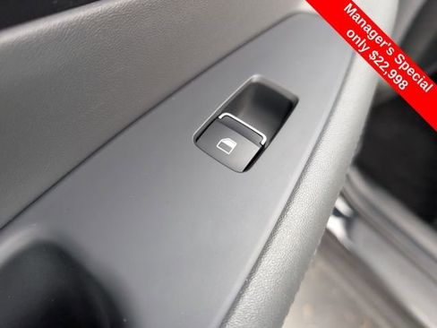 Used 2023 Hyundai Santa Fe SE image 11