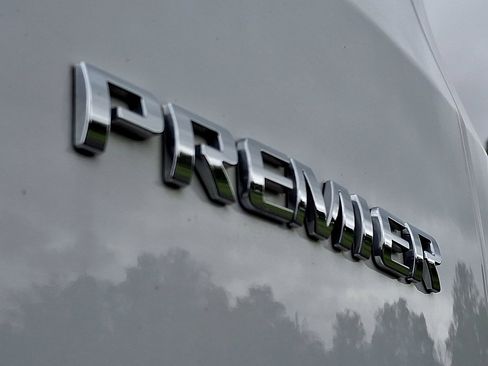 Used 2019 Chevrolet Traverse Premier AWD/4WD image 24
