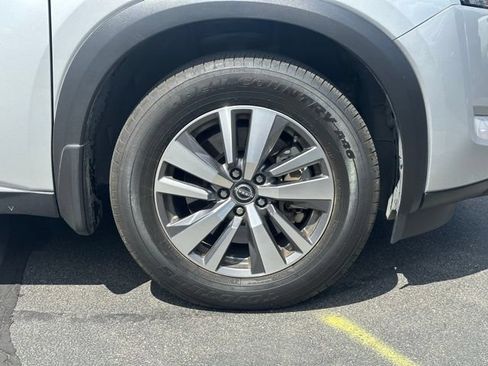 Used 2023 Nissan Pathfinder SL AWD/4WD image 14