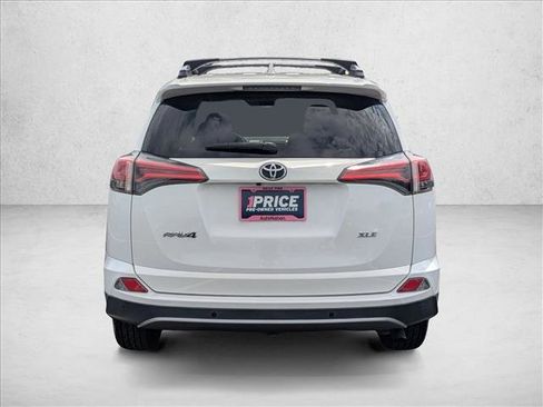 Used 2017 Toyota RAV4 XLE FWD image 7