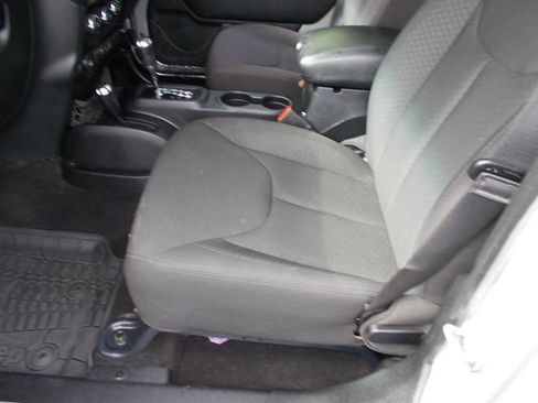 Used 2016 Jeep Wrangler Unlimited Sport image 26