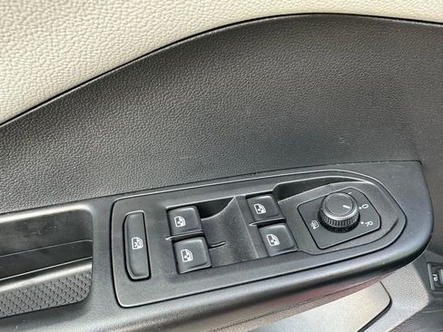 Used 2023 Volkswagen Taos SE image 20