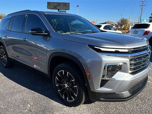 New 2026 Chevrolet Traverse LT w/ Sun and Wheel Package image 3