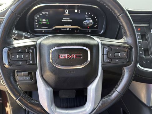 Used 2022 GMC Yukon XL SLT w/ SLT Luxury Package image 12