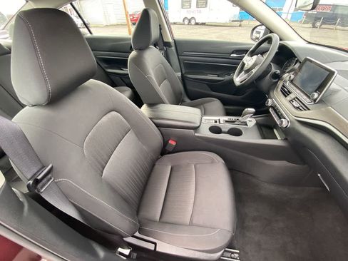 Used 2025 Nissan Altima 2.5 SV image 23