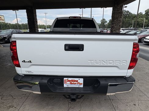 Used 2015 Toyota Tundra SR5 w/ SR5 Upgrade Package AWD/4WD image 7