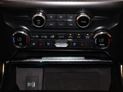 Certified 2021 Ford F150 Raptor w/ Equipment Group 801A High AWD/4WD image 37