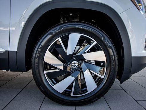 New 2026 Volkswagen Atlas Cross Sport SEL AWD/4WD image 5