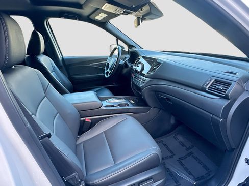 Used 2025 Honda Passport EX-L image 7