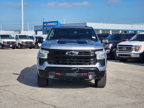 Used 2023 Chevrolet Silverado 1500 LT Trail Boss w/ LT Trail Boss Premium Package AWD/4WD image 2