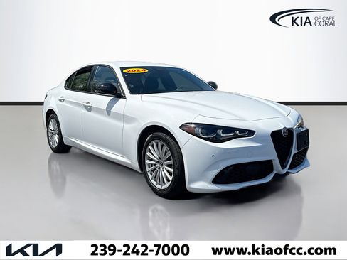 Used 2024 Alfa Romeo Giulia Sprint AWD/4WD image 1