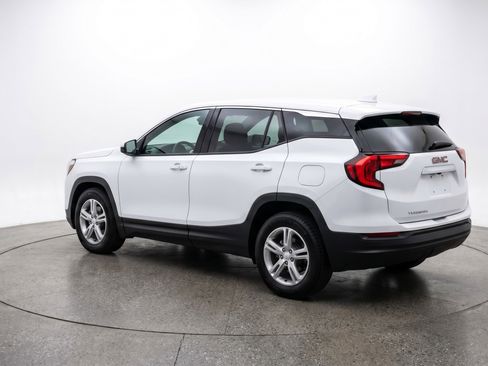 Used 2024 GMC Terrain SLE FWD image 6