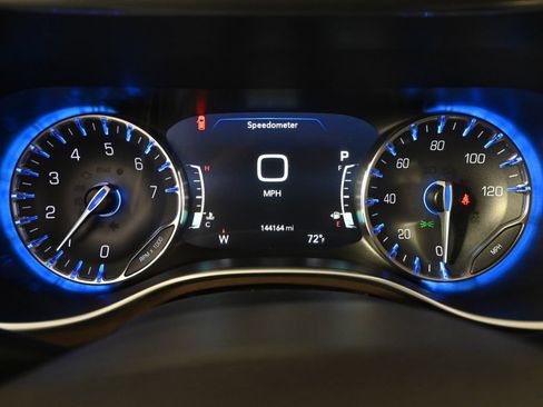 Used 2017 Chrysler Pacifica Touring-L Plus FWD image 26