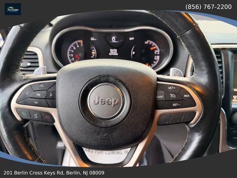 Used 2017 Jeep Grand Cherokee Limited AWD/4WD image 16