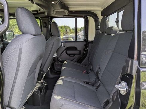 New 2025 Jeep Gladiator Sport AWD/4WD image 13