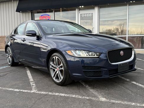 Used 2017 Jaguar XE Premium AWD/4WD image 7