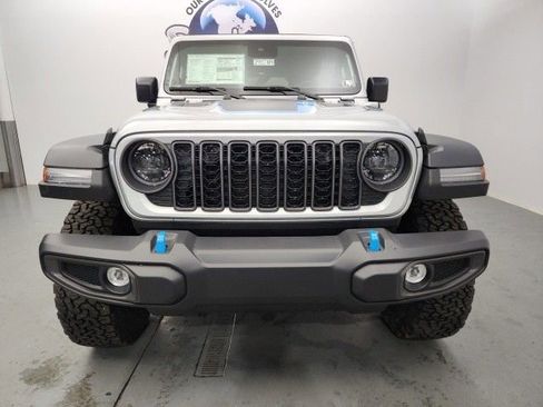 New 2024 Jeep Wrangler Unlimited Rubicon 4xe w/ Convenience Group image 9