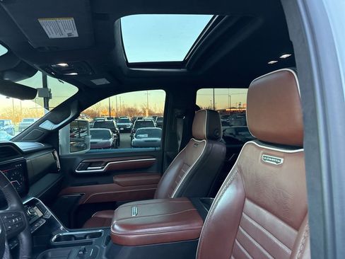 Used 2025 GMC Sierra 3500 Denali Ultimate image 19