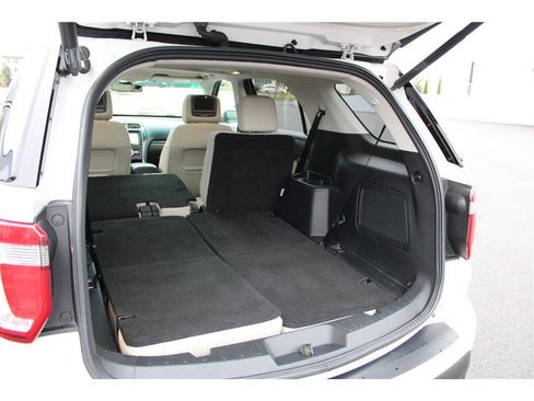 Used 2017 Ford Explorer Platinum image 6