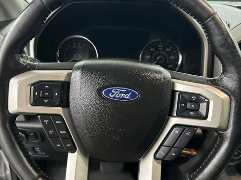Used 2018 Ford F150 Lariat image 16