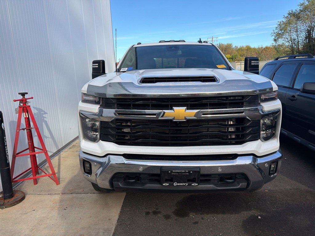 Used 2025 Chevrolet Silverado 2500 LT w/ All Star Edition AWD/4WD image 2