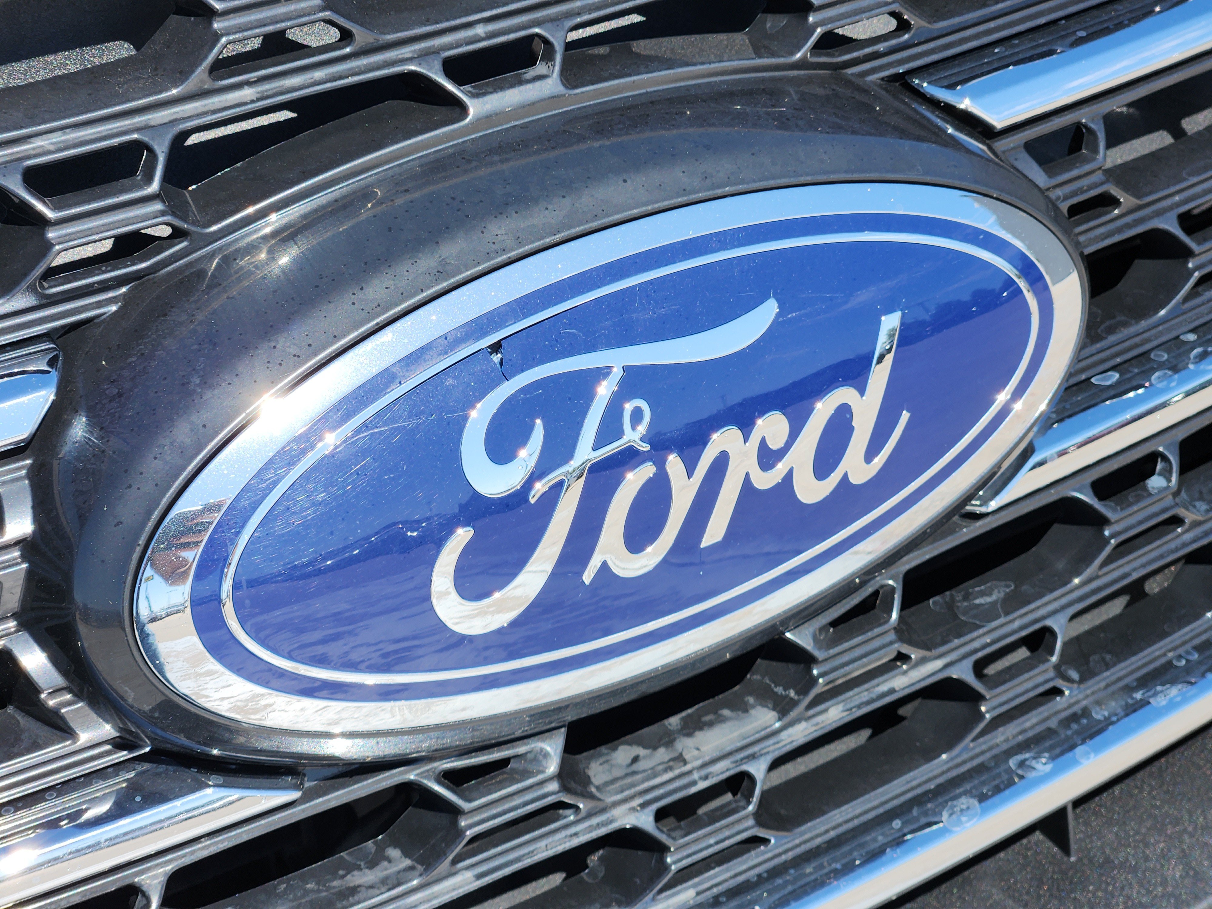 Used 2022 Ford Explorer XLT w/ Equipment Group 202A AWD/4WD image 12