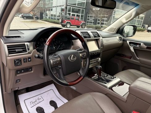 Used 2016 Lexus GX 460 Luxury w/ Preferred Accessory Package image 43