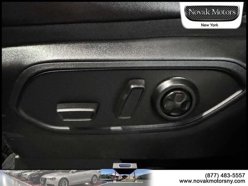 Used 2023 Jeep Grand Cherokee L Limited w/ Luxury Tech Group II AWD/4WD image 22