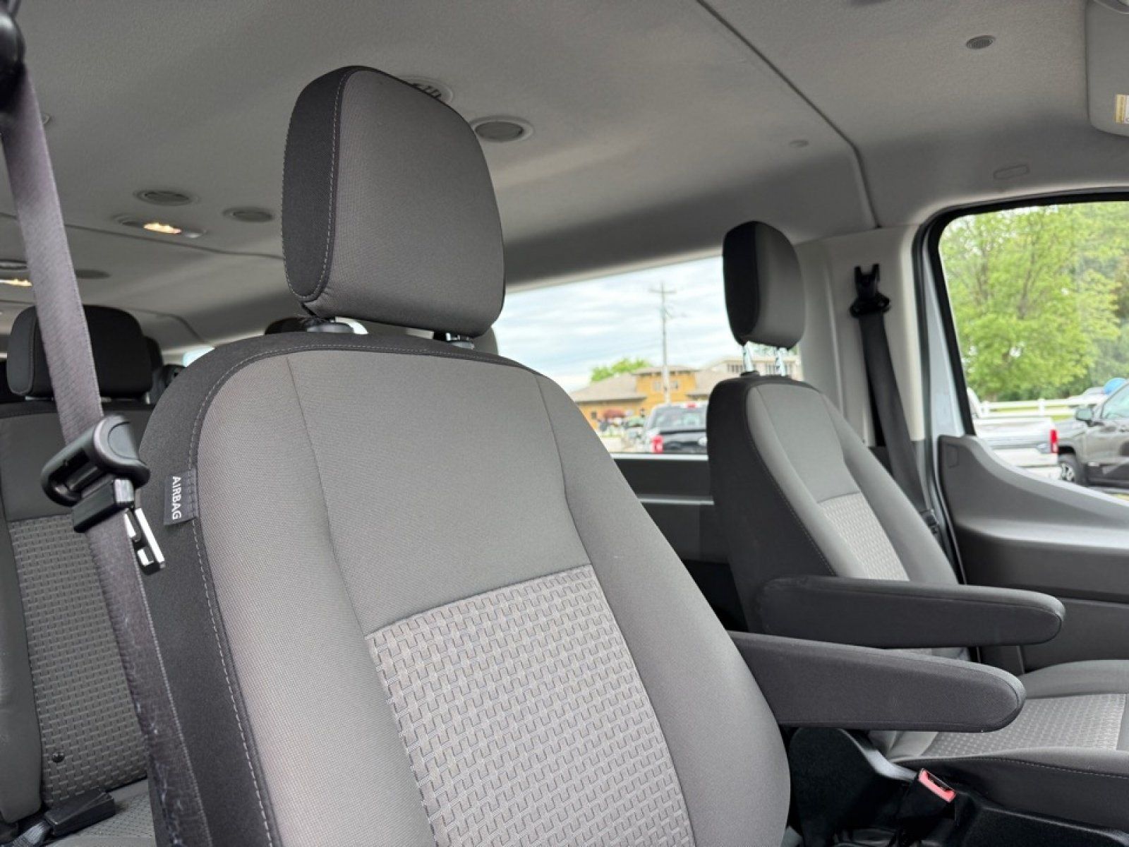 Used 2024 Ford Transit 350 XLT RWD image 27