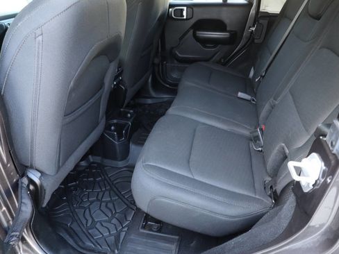 Used 2019 Jeep Wrangler Unlimited Sport S image 8