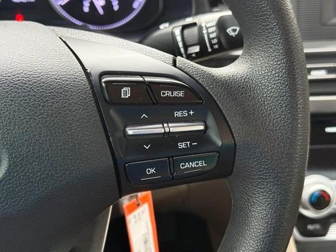 Used 2020 Hyundai Elantra SE FWD image 21